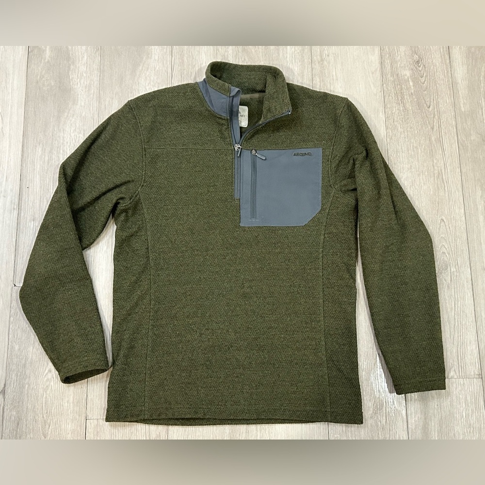 ASCEND men's Half Zip Pullover Green FLEECE Small Wind Shield